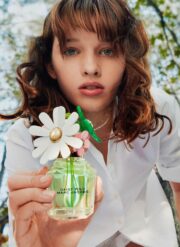 Marc Jacobs Daisy Wild Eau de Parfum - Adventurous Floral Women's Perfume - With Notes of Banana Blossom Accord, Jasmine & Macadamia Accord, Sandalwood & Vetiver des Sables - Image 4