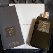 Tom Ford Oud Wood Shower Gel 8.45 Ounce - Image 4