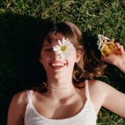 Marc Jacobs Daisy Eau de Toilette – Radiant Floral Women's Perfume – With Notes of Wild Berries - Image 5