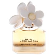 Marc Jacobs Daisy Eau so Intense Eau de Parfum – Radiant Floral Women's Perfume – With Notes of Strawberry, Golden Honey, Vanilla & Moss - Image 3
