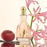 JIMMY CHOO - I Want Choo Eau de Parfum - Women's Fragrance - Floral Gourmand Woody - With notes of Mandarine Juice, Red Spider Lily & Vanilla - Image 3